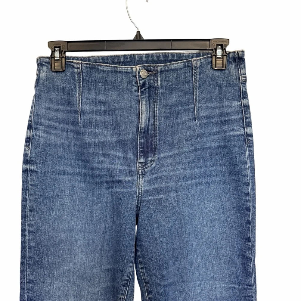 DAZE Shy Girl High Rise Cropped Flare Jeans Size 30 – NWT Style Raw Hem Denim